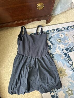 Old Navy Black Sleeveless Bubble Hem athletic Dress